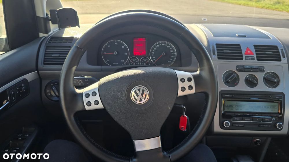 Volkswagen Touran 1.9 TDI DSG United - 37