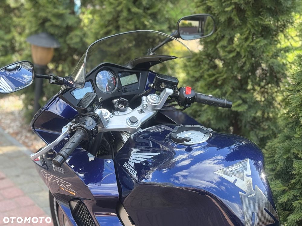 Honda VFR - 15