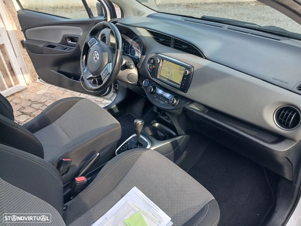 Toyota Yaris 1.5 HSD Exclusive - 6