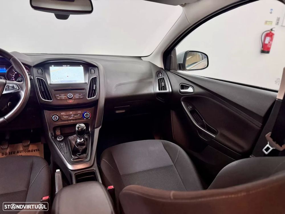 Ford Focus 1.0 EcoBoost S&S ACTIVE X - 25