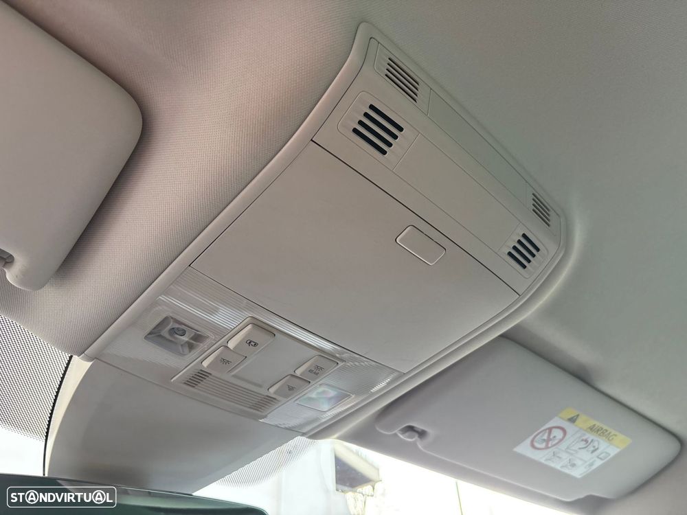 VW Passat Variant 2.0 TDi Highline DSG - 43