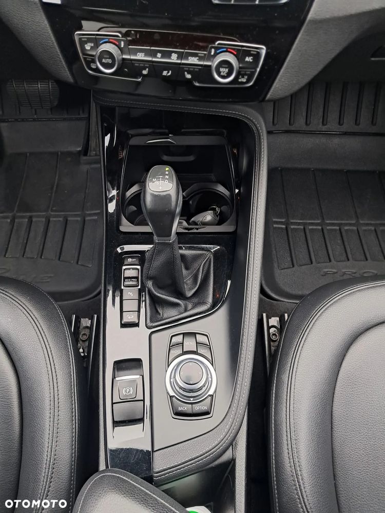 BMW X1 xDrive25i Sport Line sport - 6