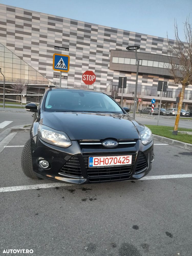 Ford Focus Turnier 1.6 TDCi ECOnetic 88g Start-Stopp-Sy Titanium - 4