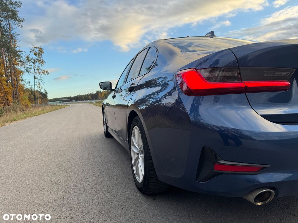 BMW Seria 3 318i - 6