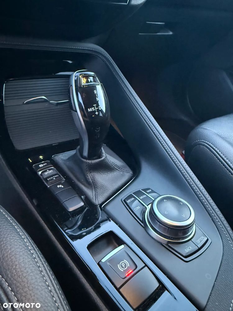 BMW X1 sDrive18i - 10
