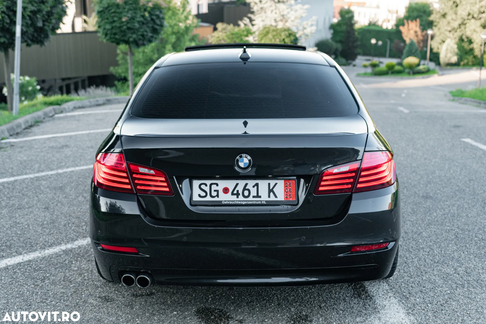 BMW Seria 5 520d xDrive - 10