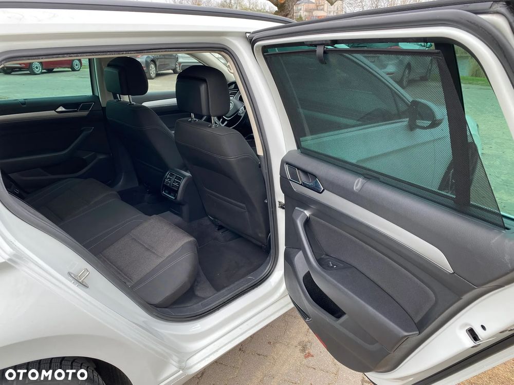 Volkswagen Passat - 14
