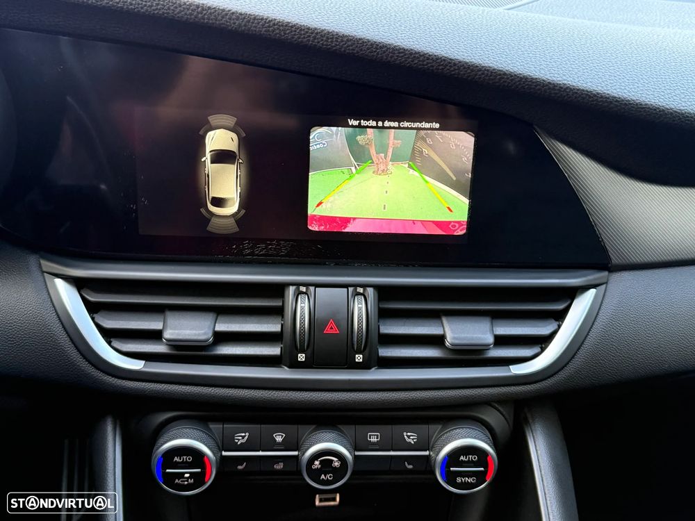 Alfa Romeo Giulia 2.0 Turbo 16V AT8-Q4 Veloce - 42