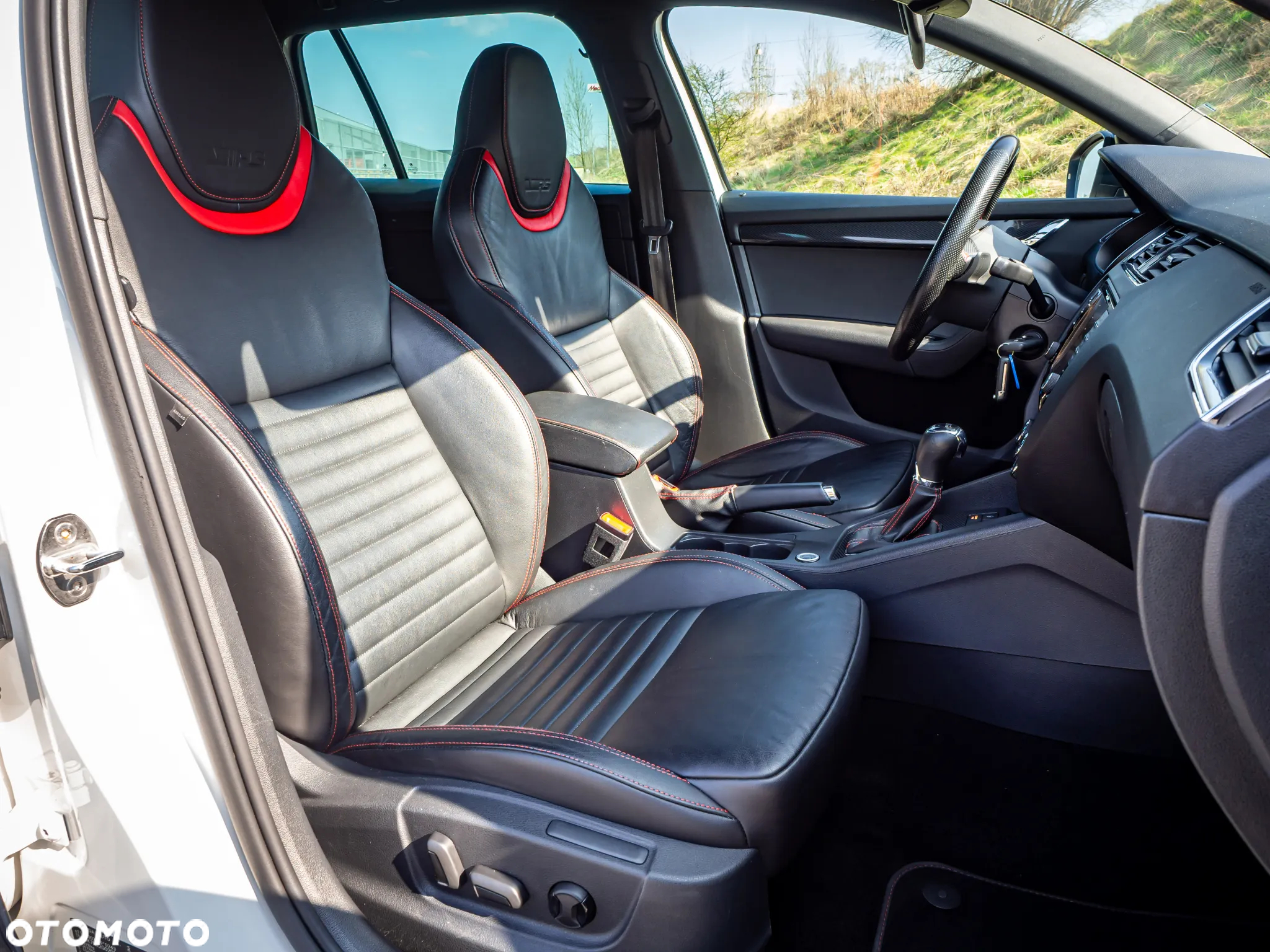Skoda Octavia Combi 2.0 TDI DSG RS - 35