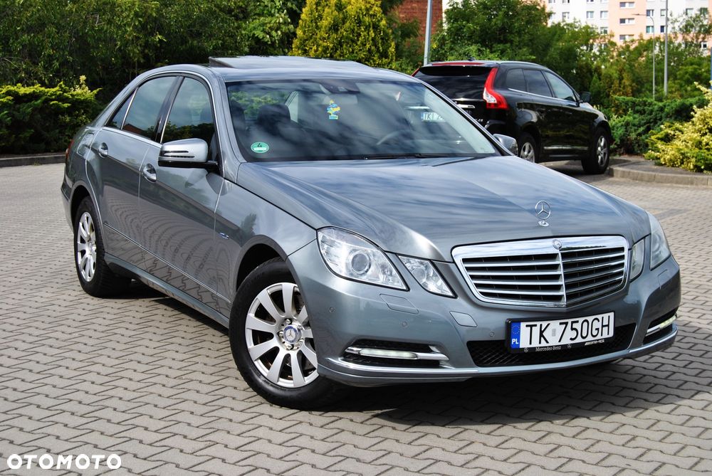 Mercedes-Benz Klasa E 300 CDI DPF BlueEFFICIENCY 7G-TRONIC Elegance - 4