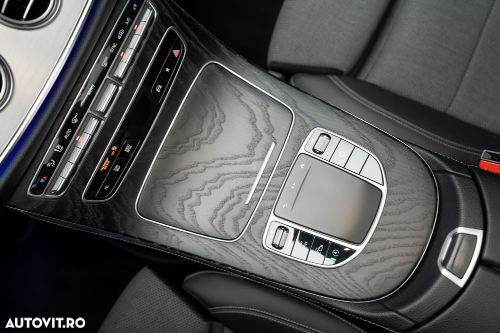 Mercedes-Benz E - 15