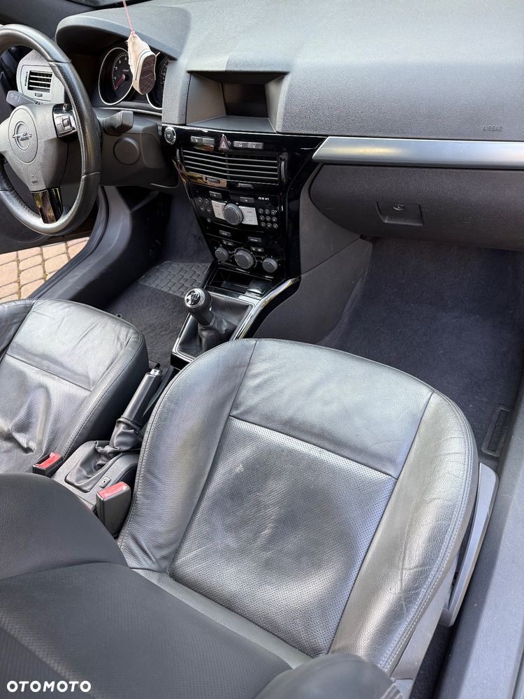 Opel Astra GTC 1.6 - 20