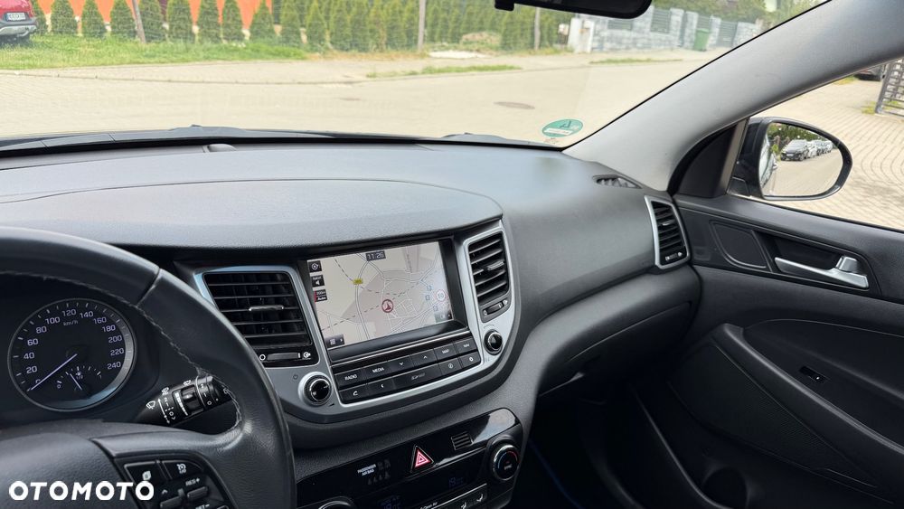 Hyundai Tucson 1.7 CRDI BlueDrive Style 2WD - 23