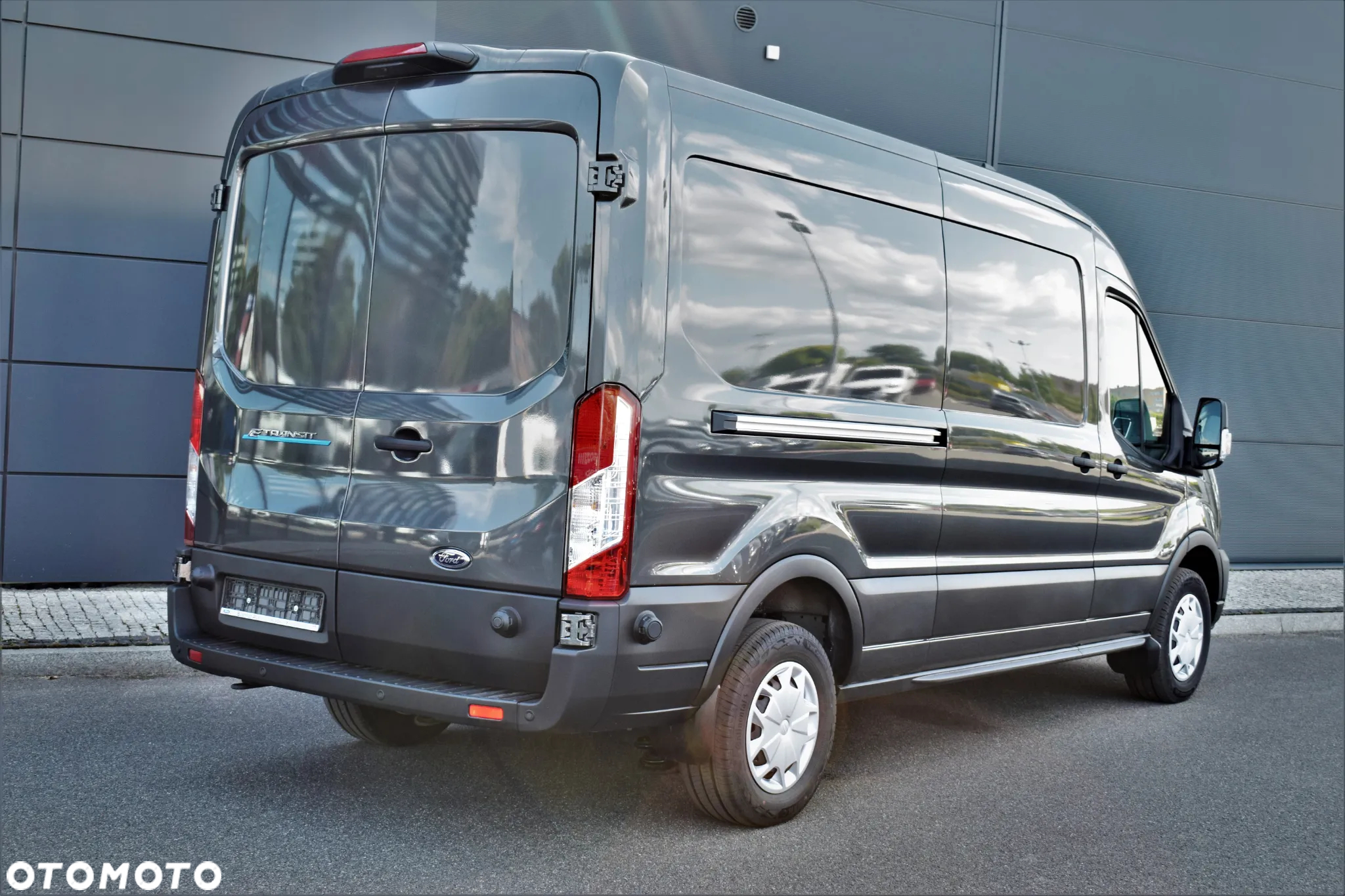 Ford E-Transit - 8