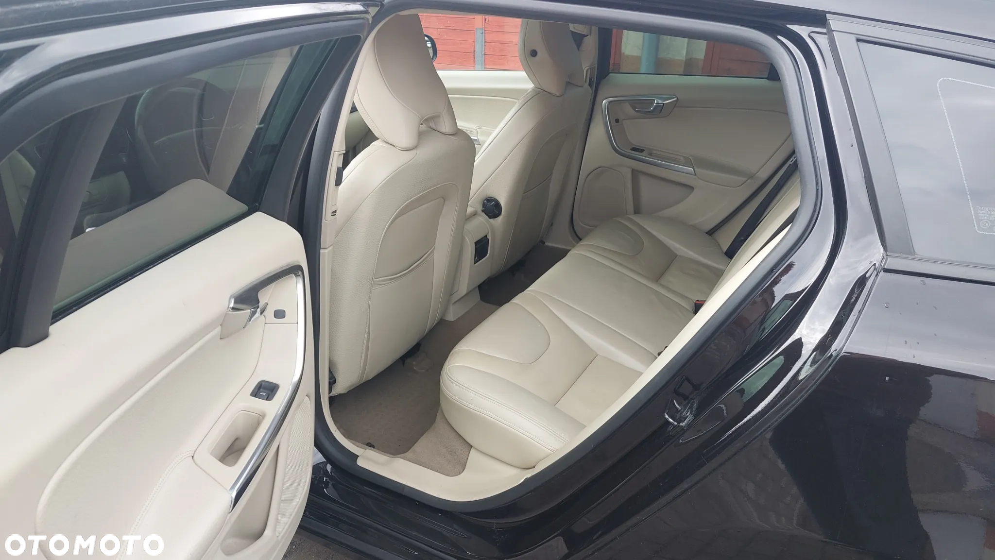 Volvo V60 T3 Kinetic - 11