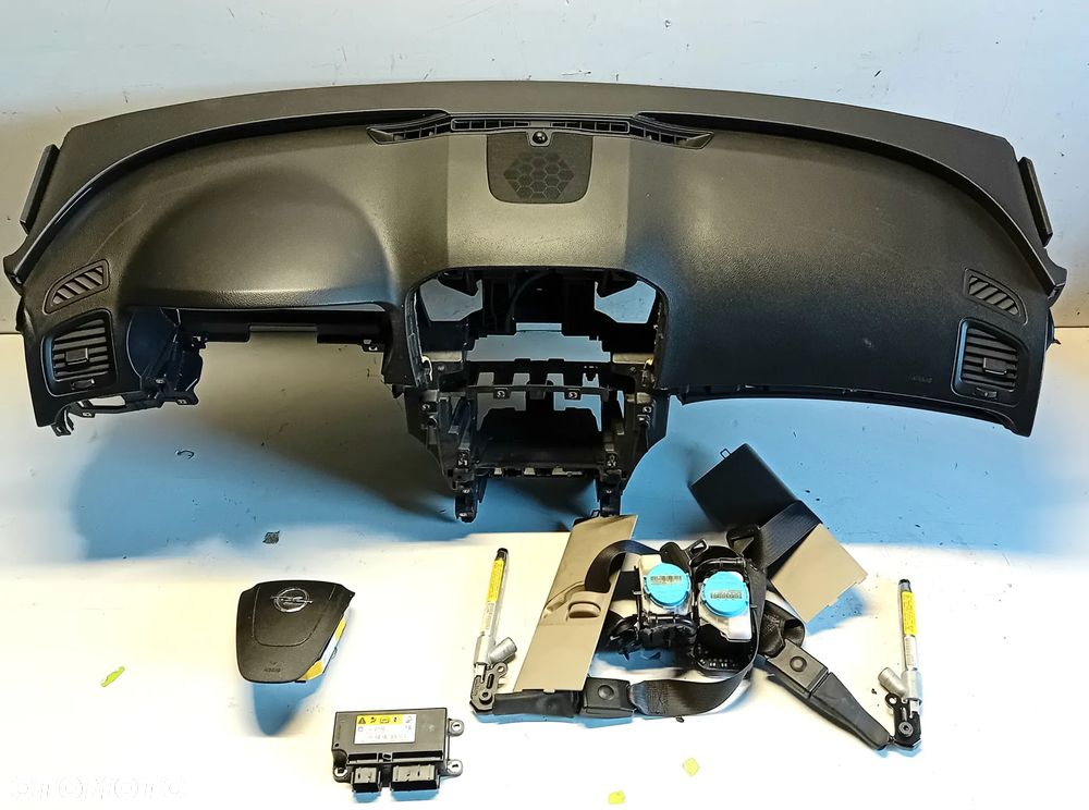 Deska rozdzielcza konsola Opel Insignia A - 2