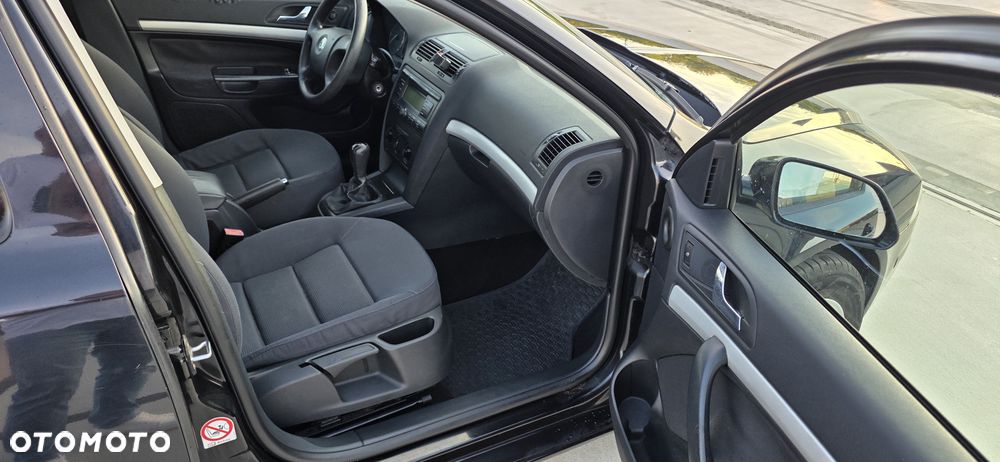 Skoda Octavia 1.6 Combi Ambiente - 11