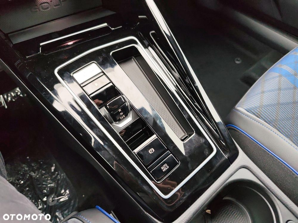 Volkswagen Golf - 16