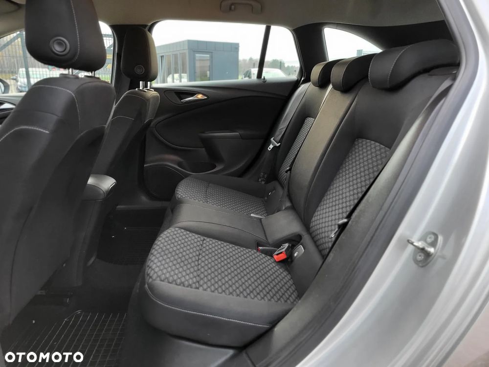 Opel Astra 1.6 CDTI Enjoy S&S - 18