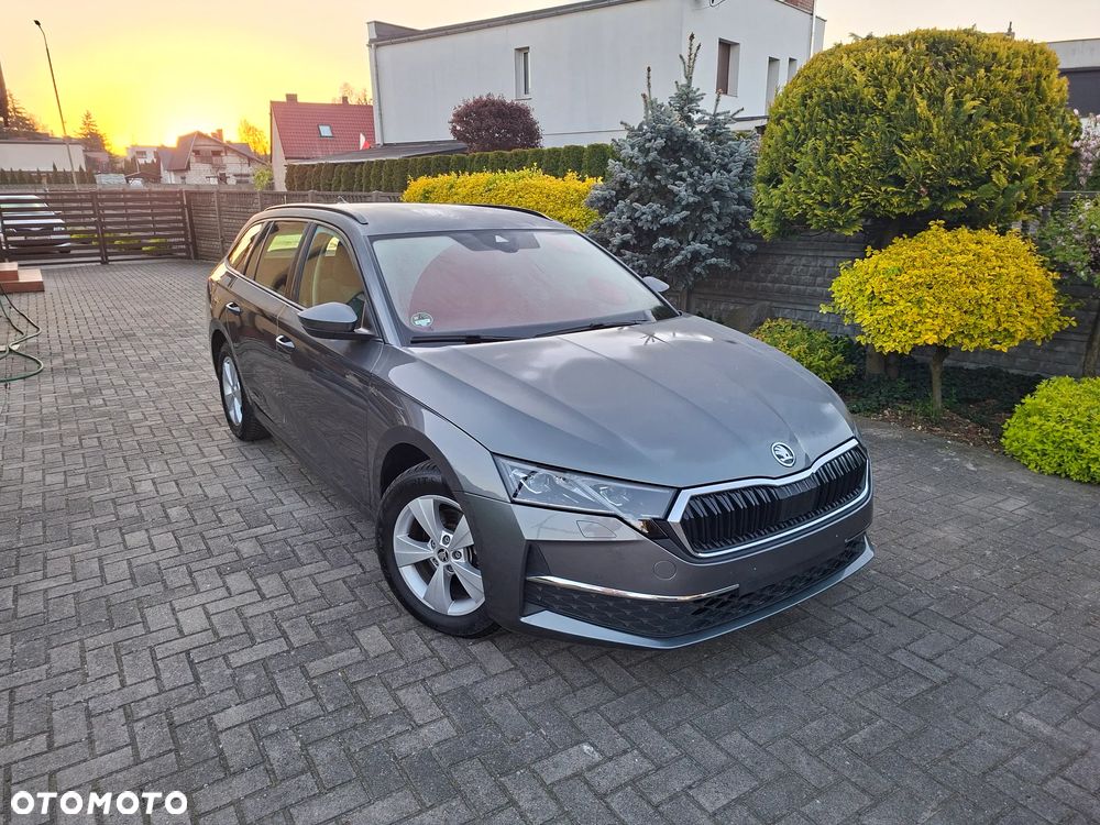 Skoda Octavia 2.0 TDI Edition 130 Selection DSG - 2