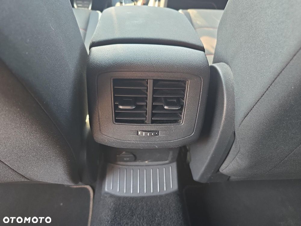 Volkswagen T-Roc - 25