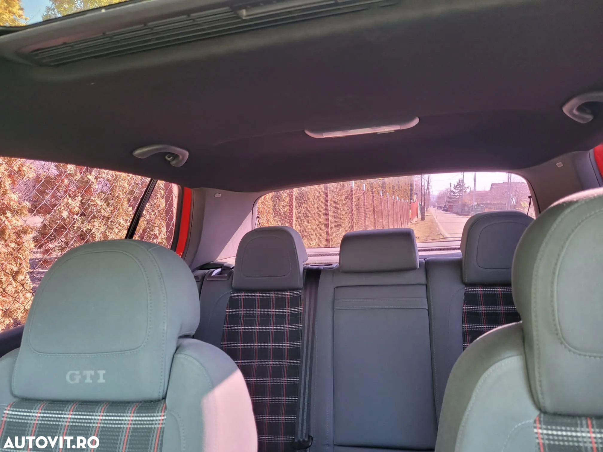 Volkswagen Golf 2.0 FSI GTI - 2