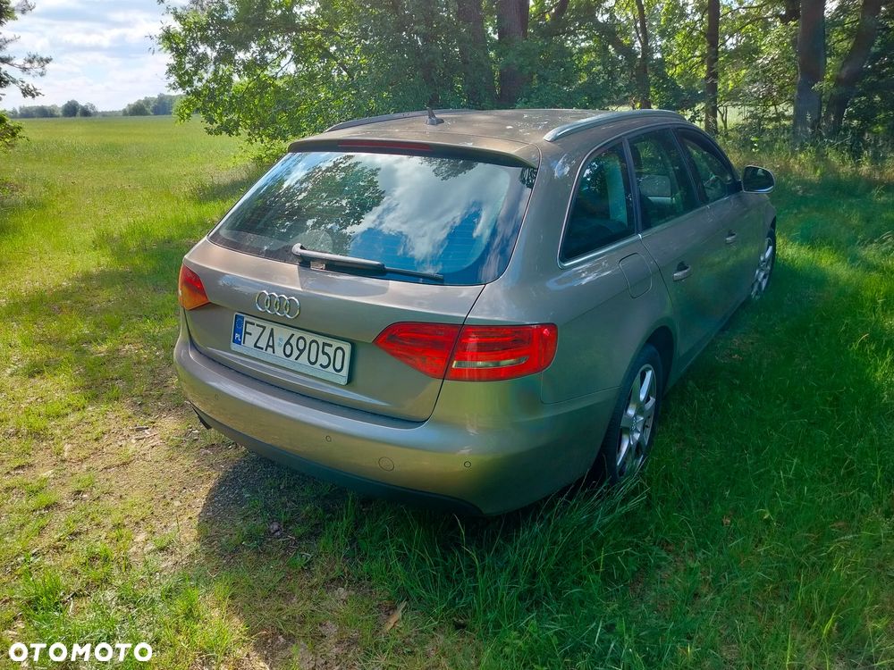 Audi A4 Avant 2.0 TDI - 15