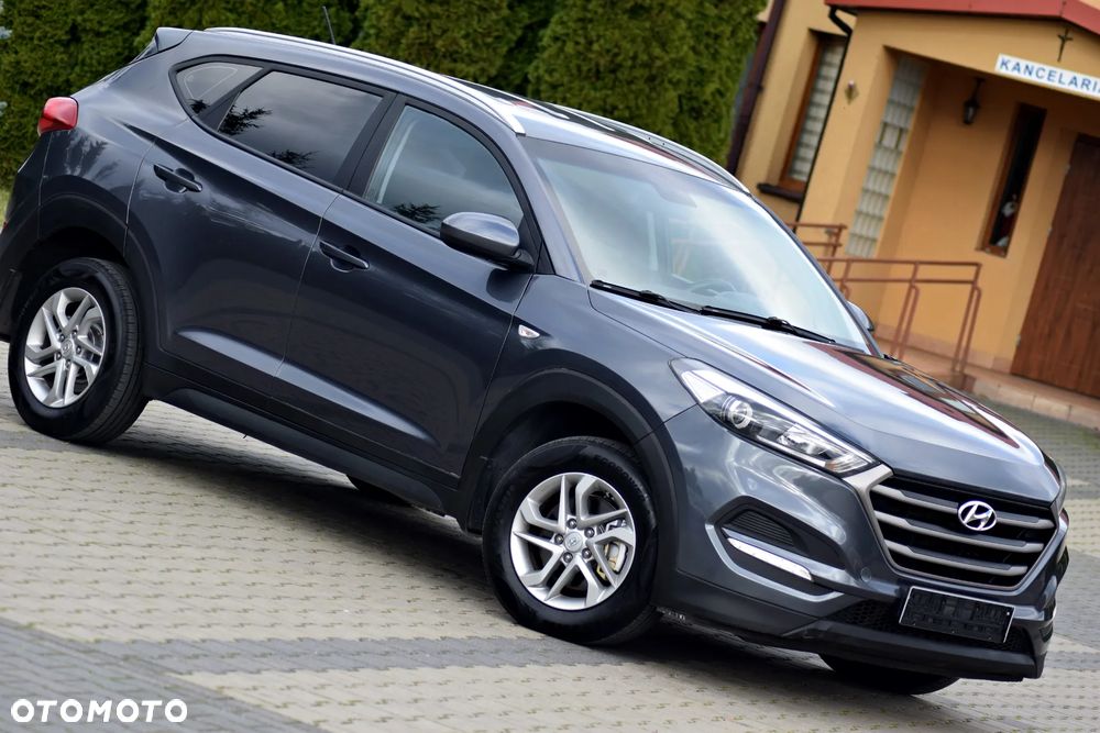 Hyundai Tucson 2.0 CRDI 4WD Automatik Premium - 23