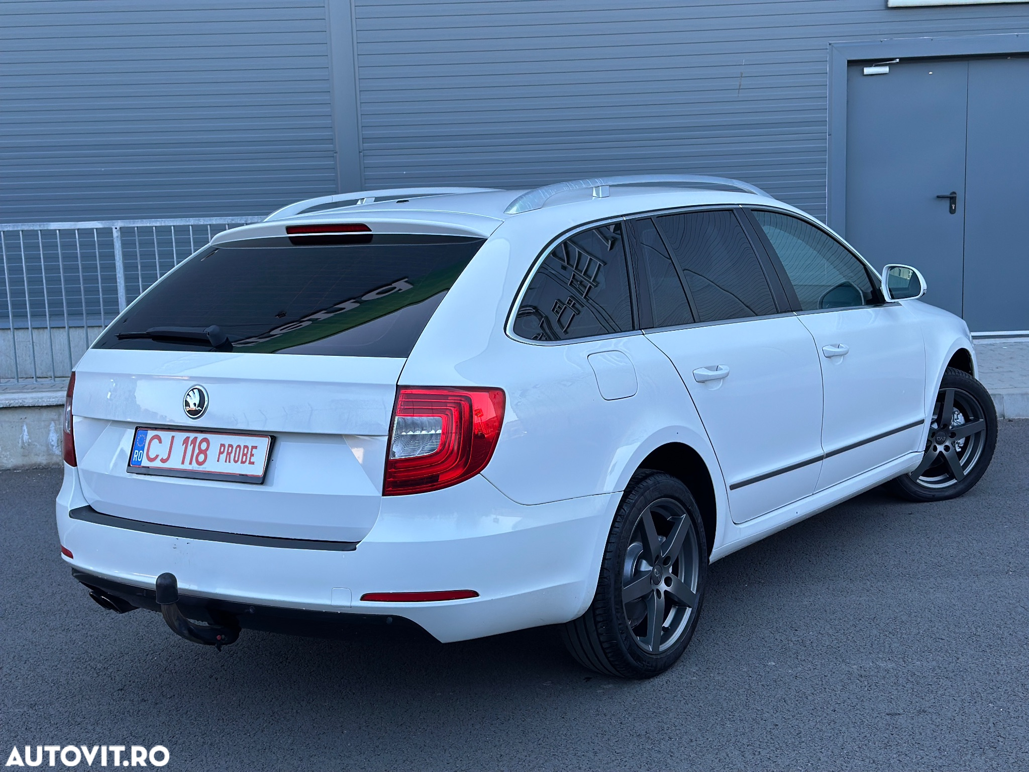 Skoda Superb Combi 2.0 TDI DSG Ambition - 6