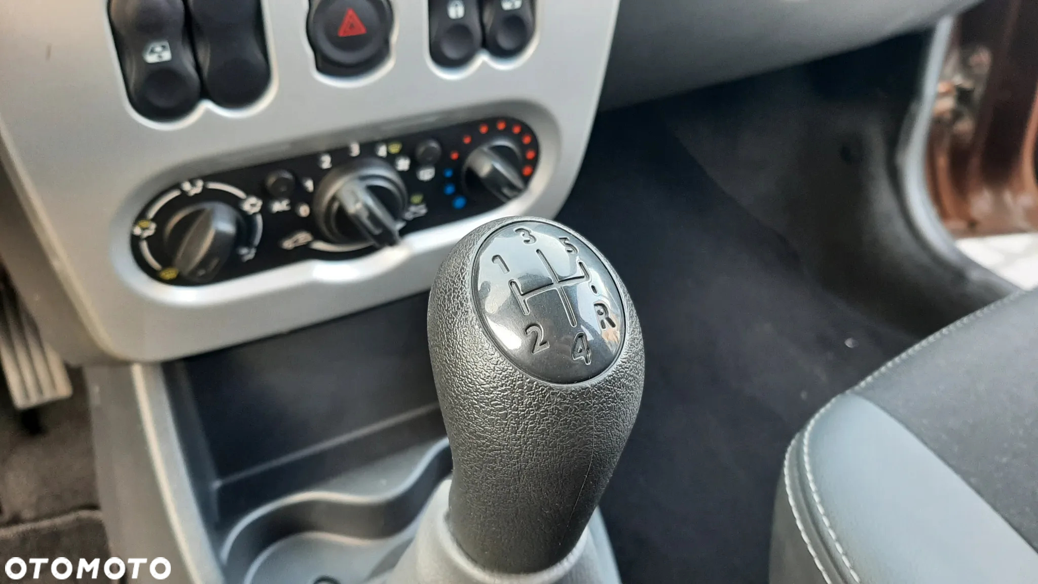 Dacia Sandero Stepway 1.5 dCi - 10