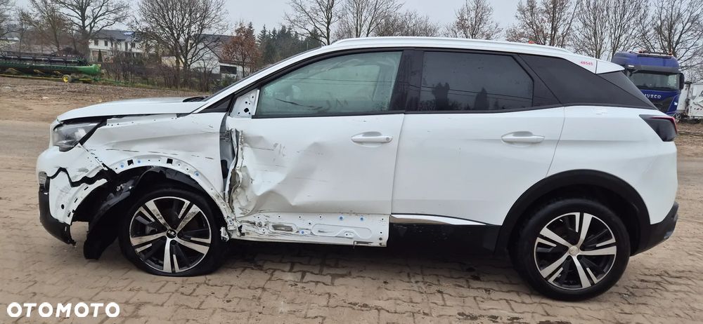 Peugeot 3008 1.2 PureTech GPF Active S&S EAT8 - 8