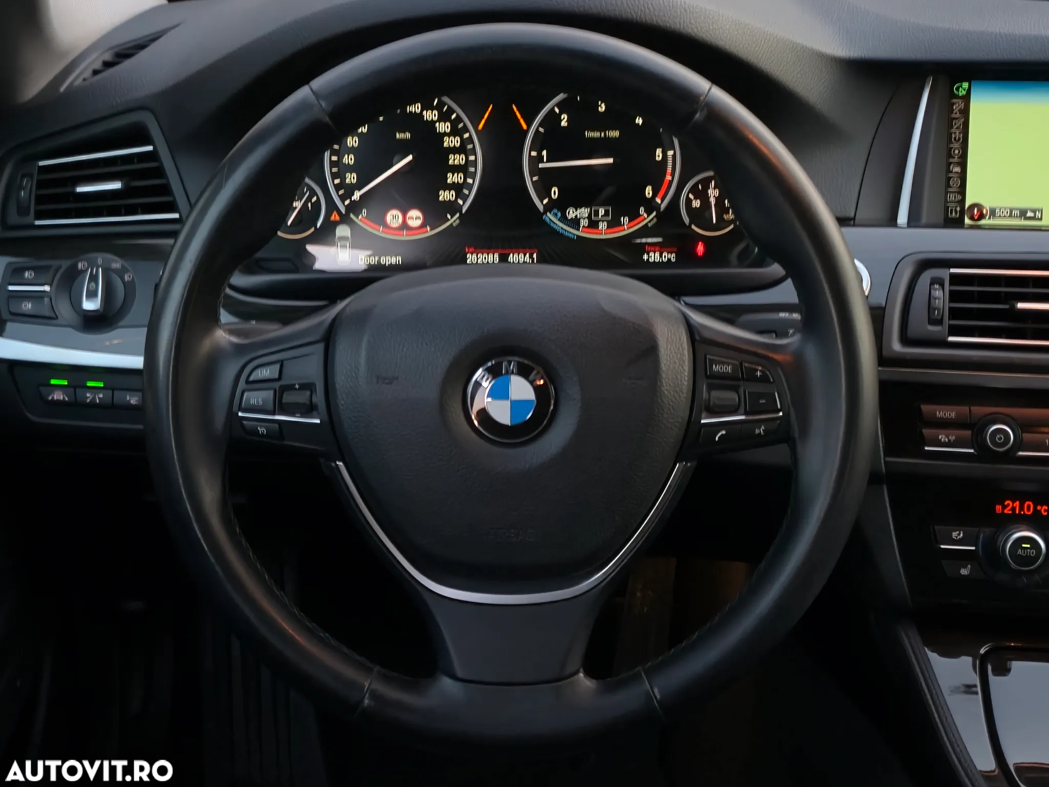 BMW Seria 5 525d Touring Sport-Aut. - 37