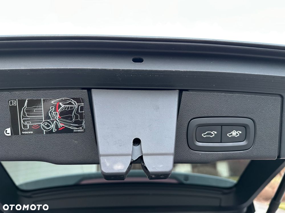 Volvo XC 60 D5 AWD Geartronic Inscription - 26