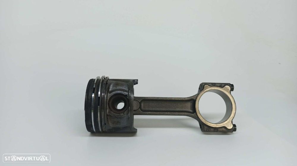 BIELA RENAULT MEGANE III COUPE DYNAMIQUE - 4