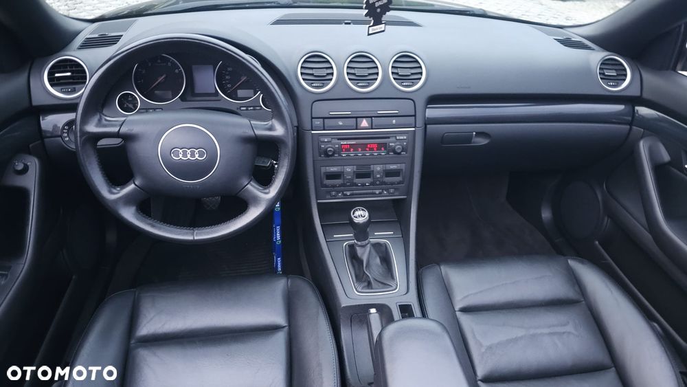Audi A4 Cabrio 2.4 - 29