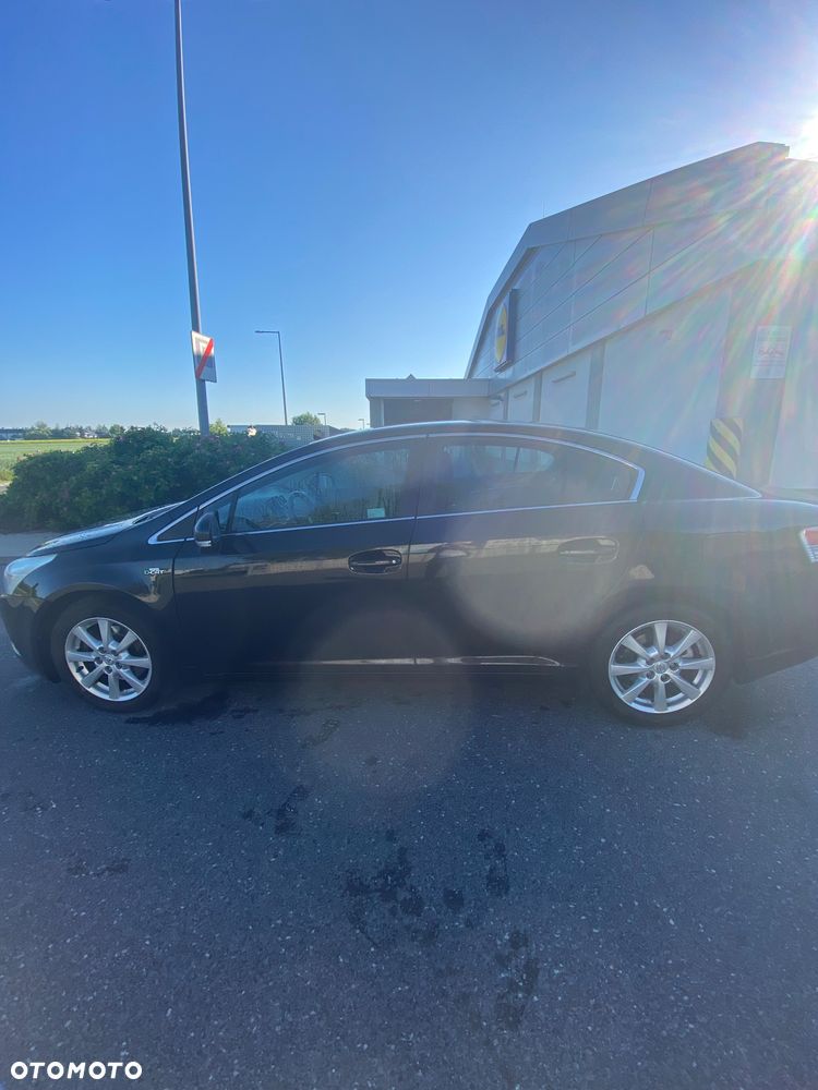 Toyota Avensis - 4