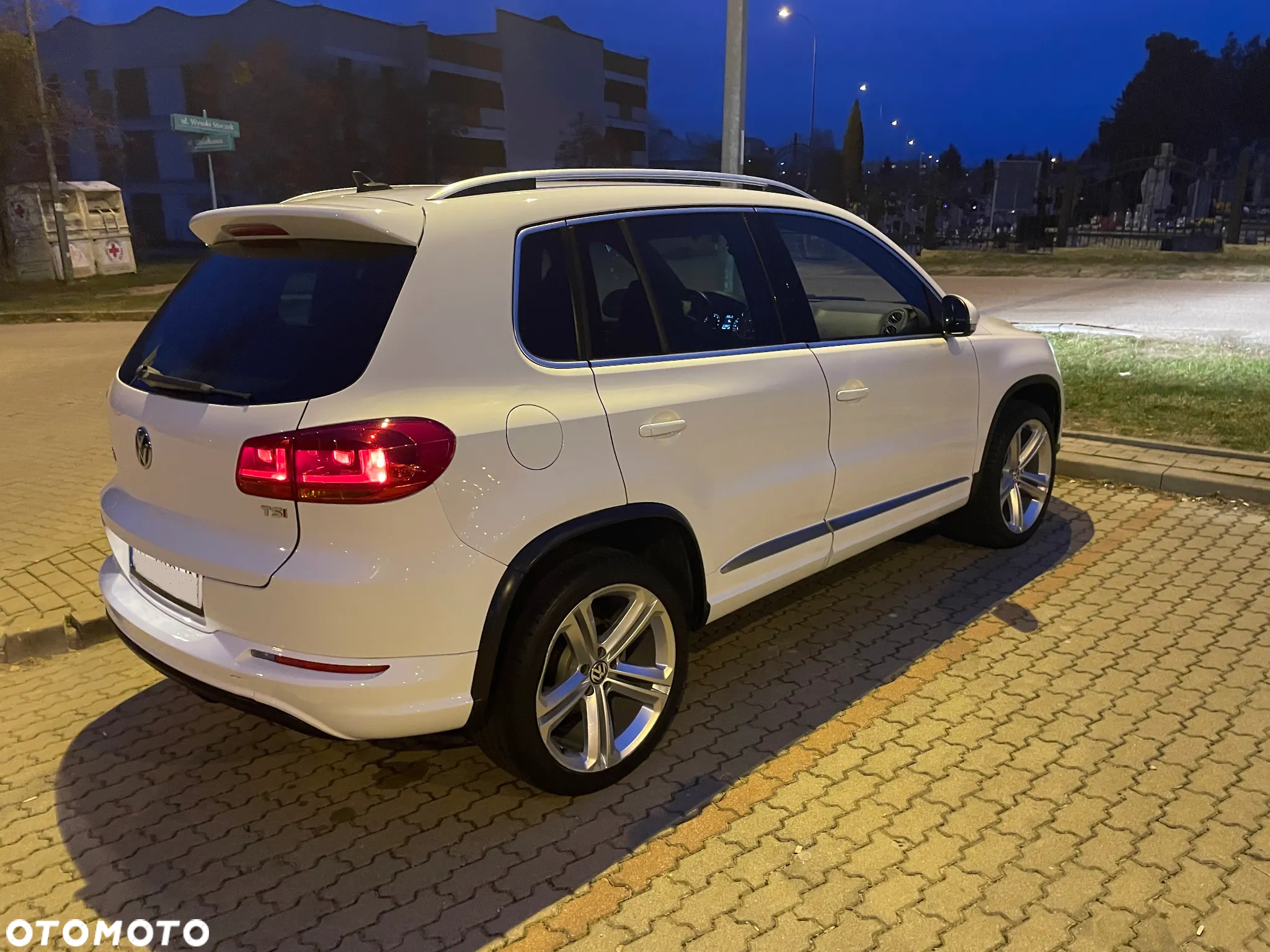 Volkswagen Tiguan - 14