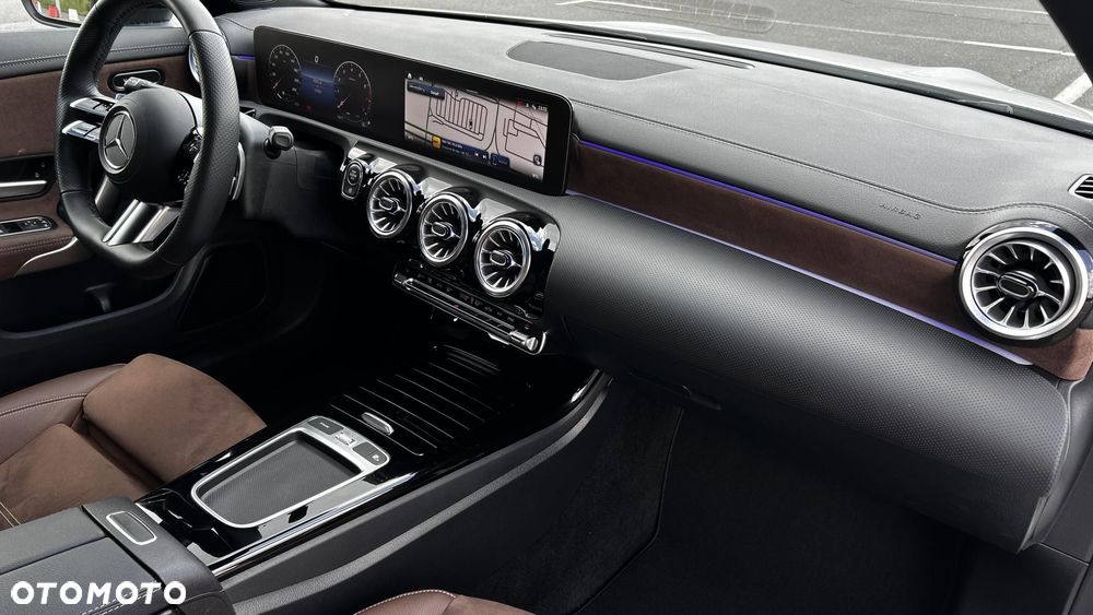 Mercedes-Benz CLA 180 mHEV AMG Line 7G-DCT - 26