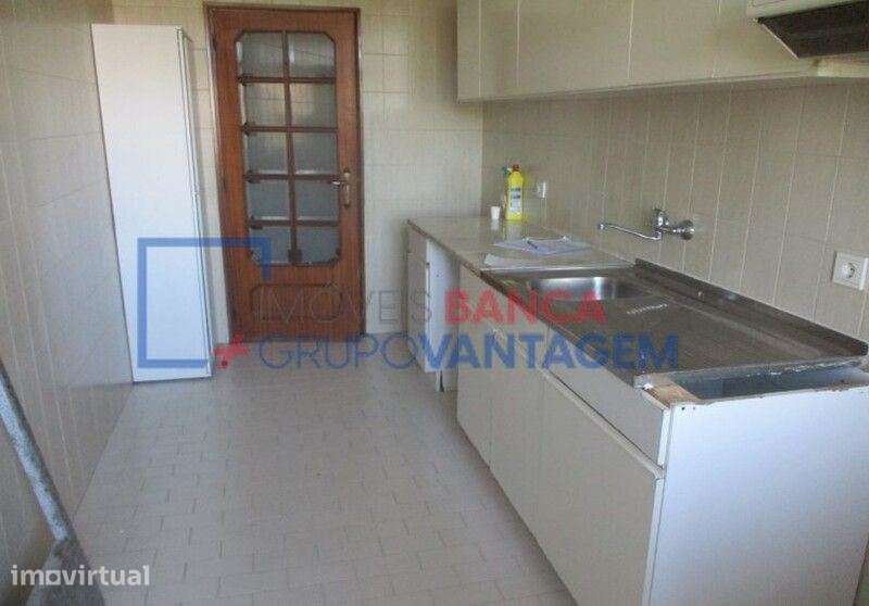 Apartamento T2 Vilar do Paraíso - Grande imagem: 3/6
