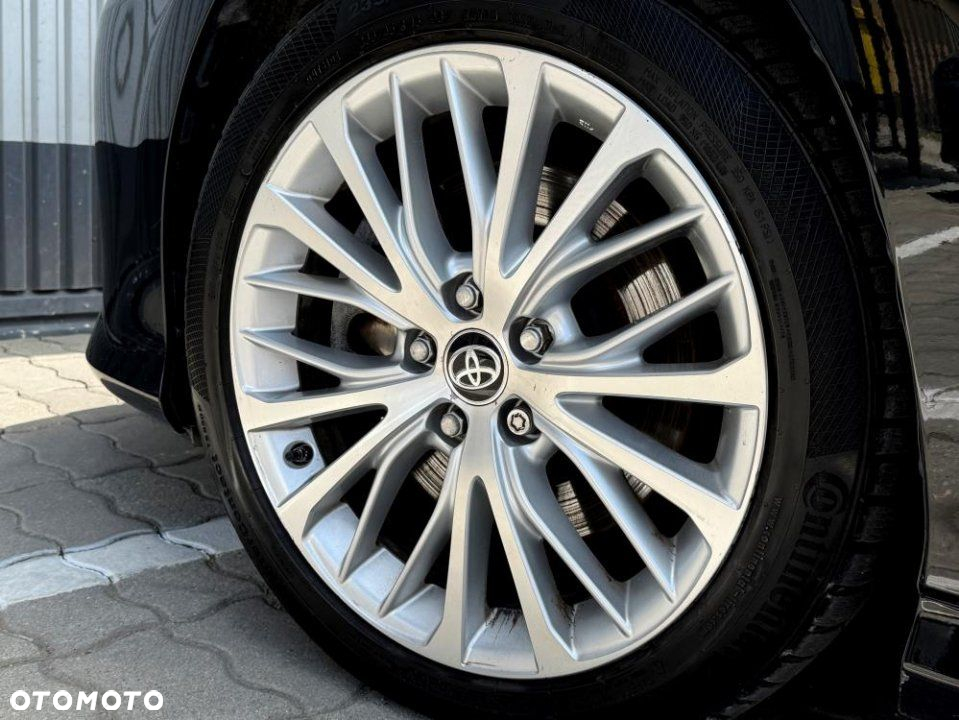Toyota Camry - 33