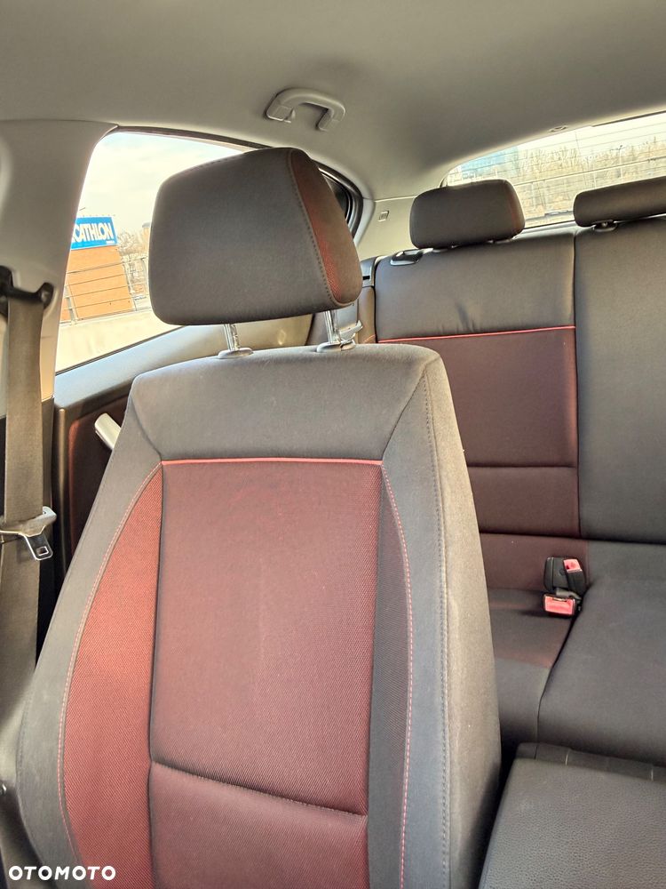 BMW Seria 1 - 30