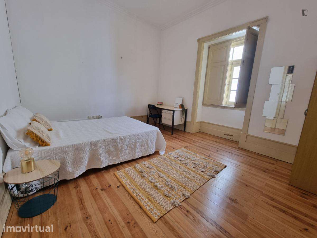 Apartamento com 4 quartos - localizado em Montes Claros Coimbra - Grande imagem: 2/23