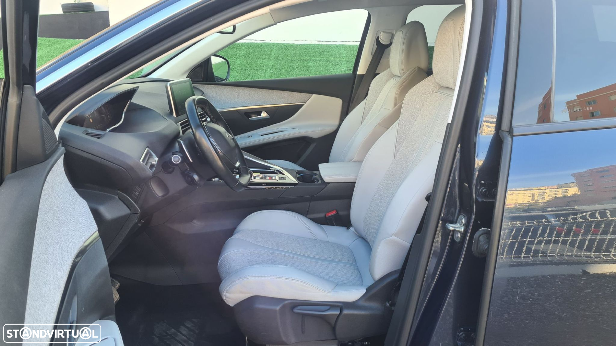 Peugeot 5008 1.5 BlueHDi Allure EAT8 - 39