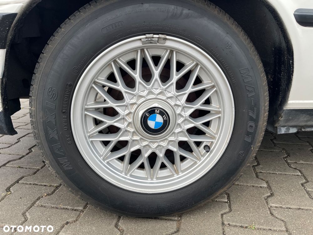 BMW Seria 3 316i - 24