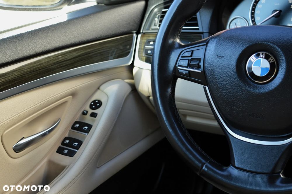 BMW Seria 5 520d xDrive Luxury Line - 23