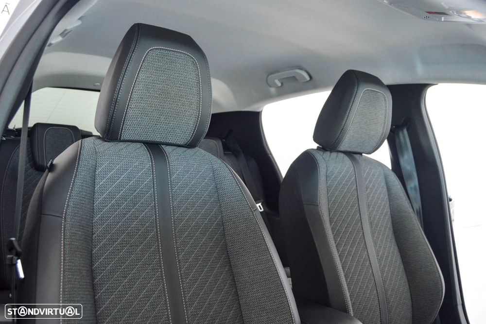 Peugeot 208 1.2 Hybrid Allure e-DCS6 - 11