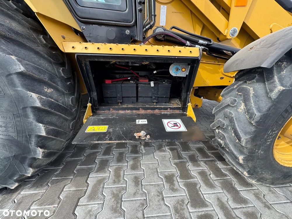 Caterpillar 428 - 28