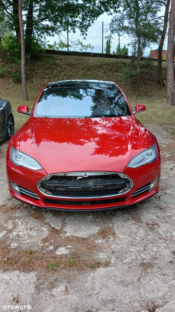 Tesla Model S Performance - 2