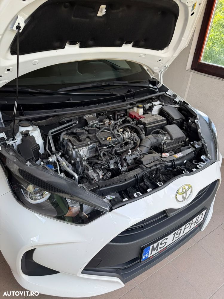Toyota Yaris 1.5 L Active - 13