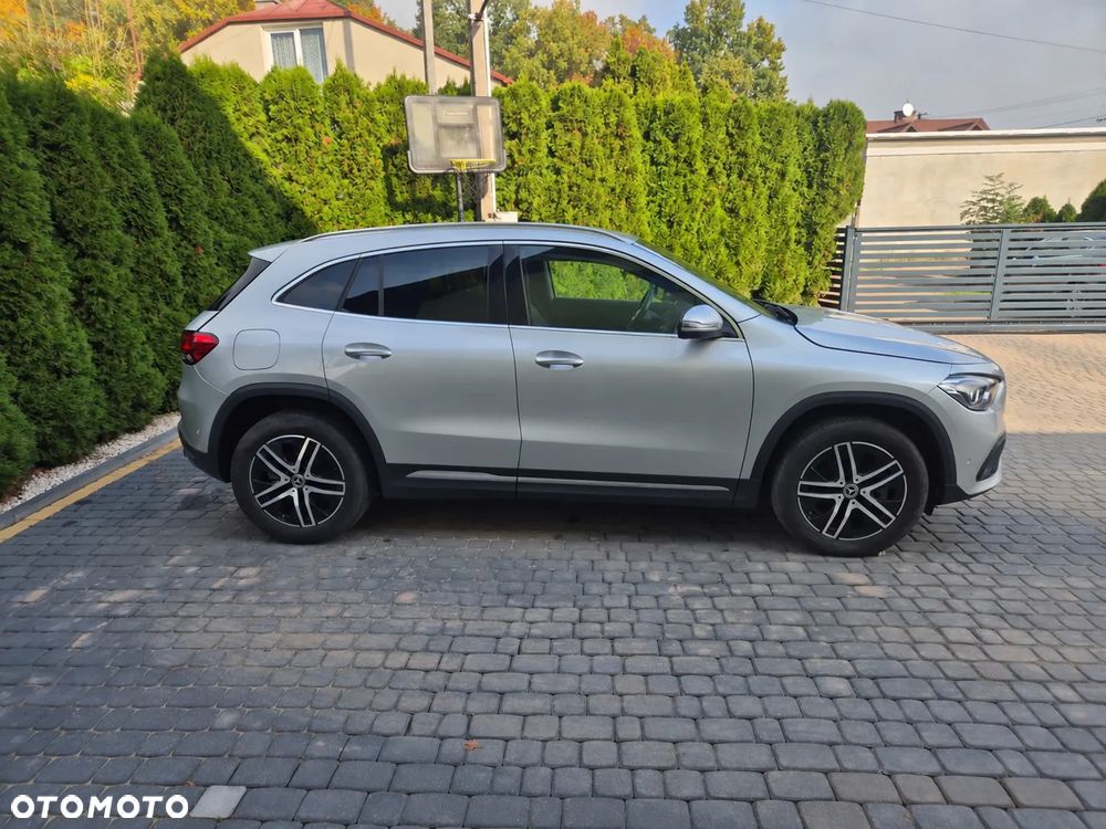 Mercedes-Benz GLA - 2